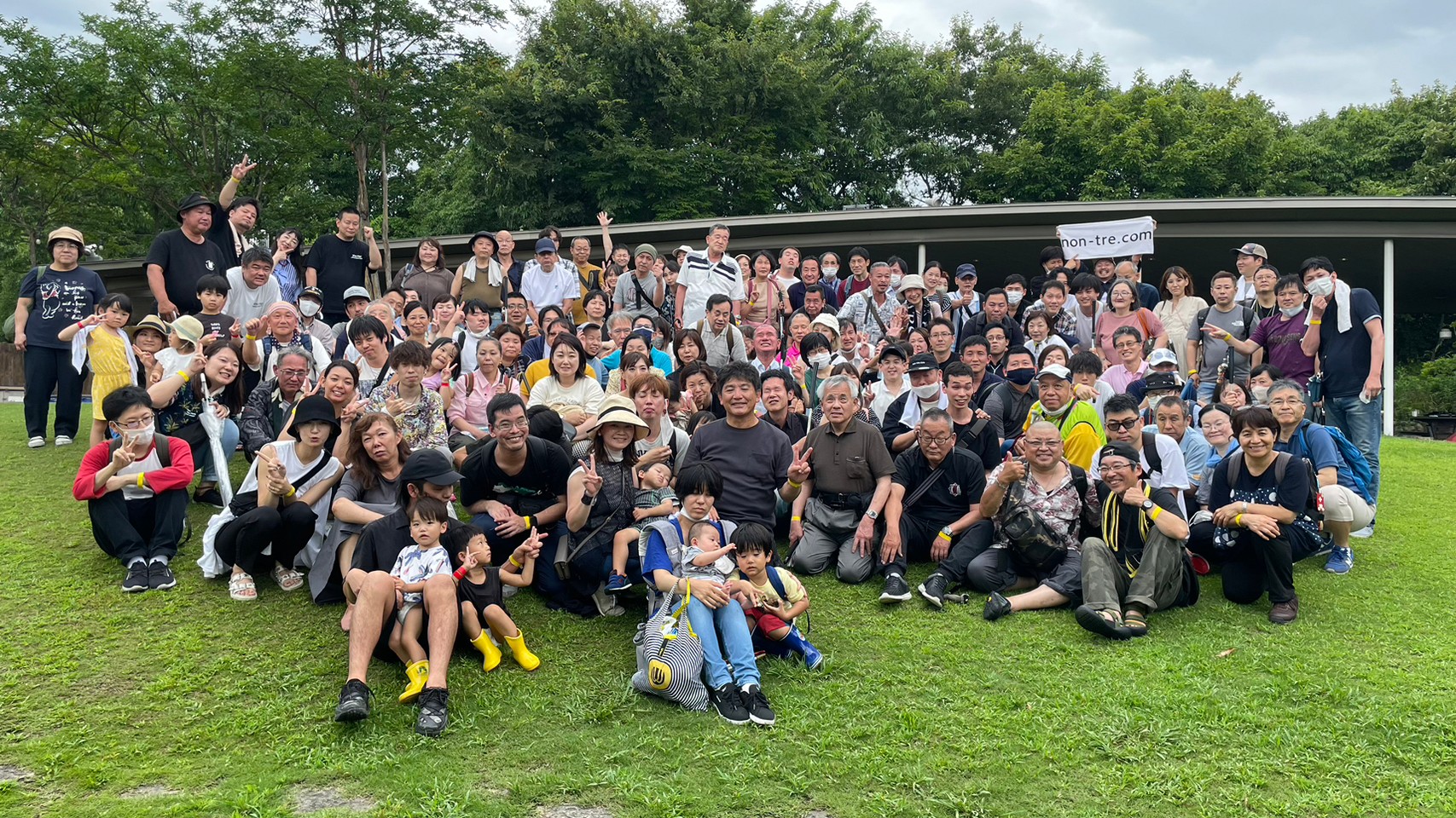 ファミリータイズ　BBQでの集合写真2023