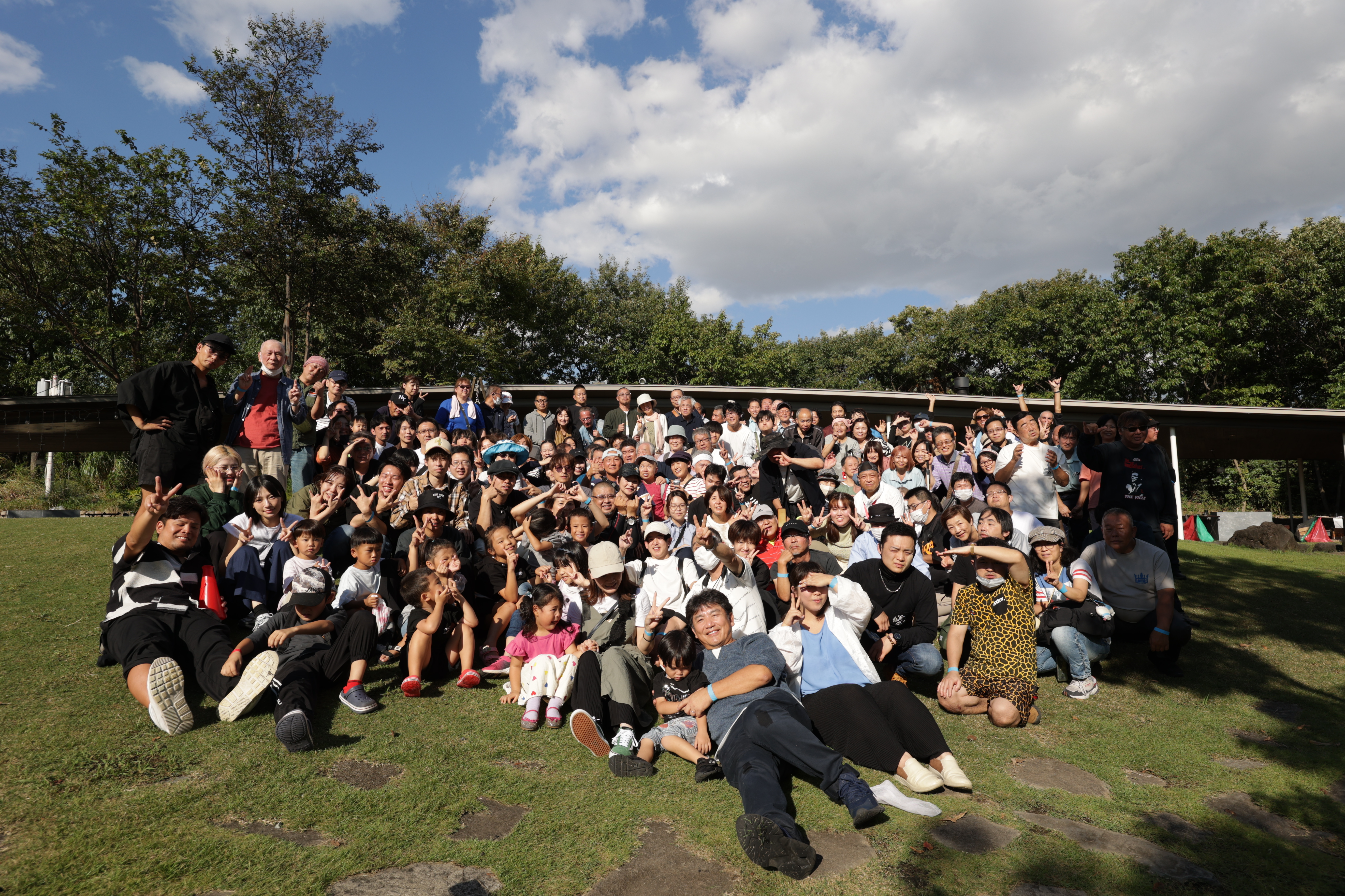 ファミリータイズ　BBQでの集合写真2024